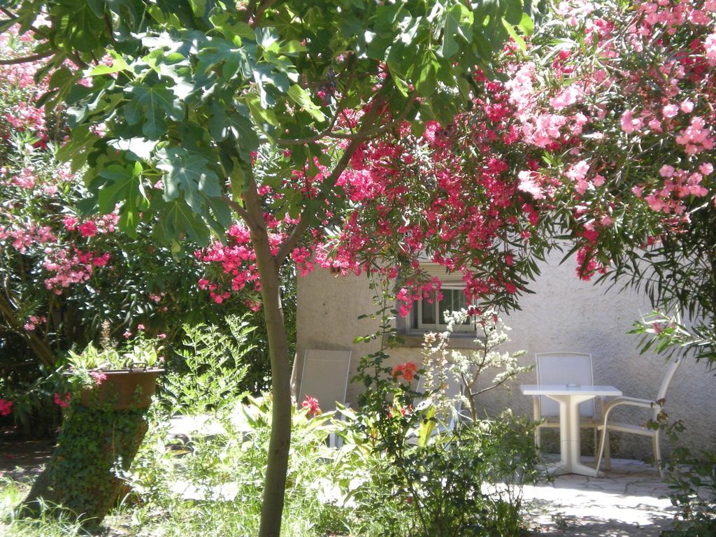 L'Hacienda Hotel Marguerittes Exterior foto